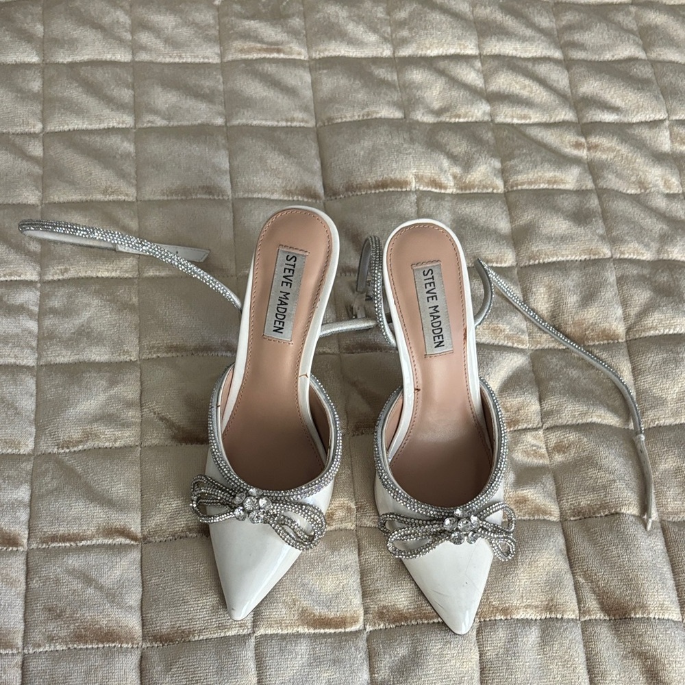 Steve Madden Silver and White Bow Heels